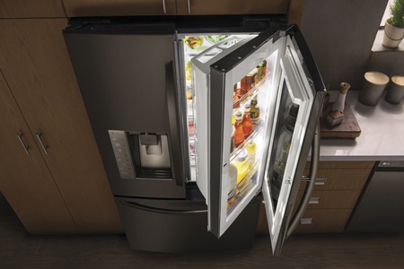 Холодильник LG Smart InstaView