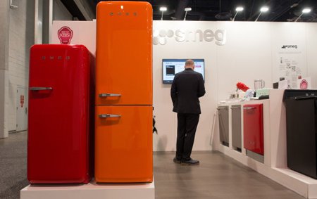 Холодильники Smeg FAB32: икона стиля в новом размере